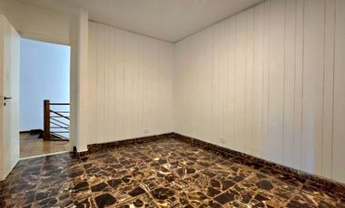 VENTA CASA MARTINEZ 8 AMBIENTES PILETA COCHERAS