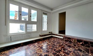 VENTA CASA MARTINEZ 8 AMBIENTES PILETA COCHERAS