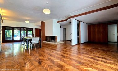 VENTA CASA MARTINEZ 8 AMBIENTES PILETA COCHERAS