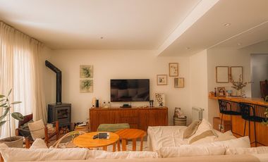 VENTA CASA moderna, casi a estrenar, en Beccar