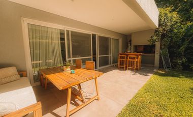 VENTA CASA moderna, casi a estrenar, en Beccar