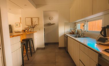 VENTA CASA moderna, casi a estrenar, en Beccar