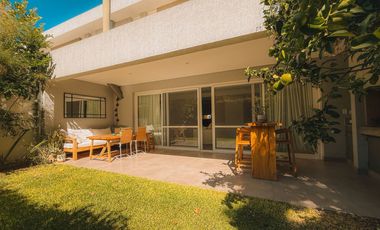 VENTA CASA moderna, casi a estrenar, en Beccar