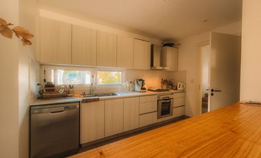 VENTA CASA moderna, casi a estrenar, en Beccar