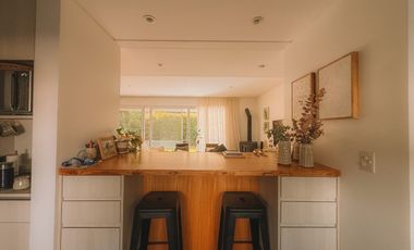 VENTA CASA moderna, casi a estrenar, en Beccar