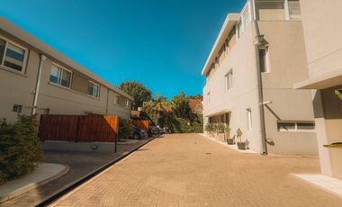 VENTA CASA moderna, casi a estrenar, en Beccar