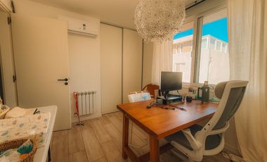 VENTA CASA moderna, casi a estrenar, en Beccar