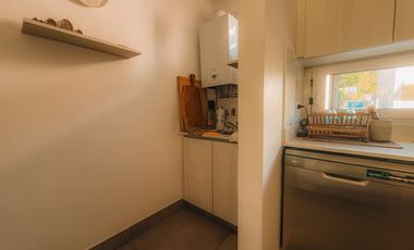 VENTA CASA moderna, casi a estrenar, en Beccar