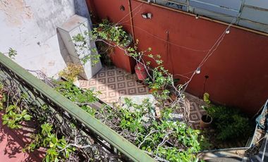PH en Paternal PB con patio y terraza sin expensas