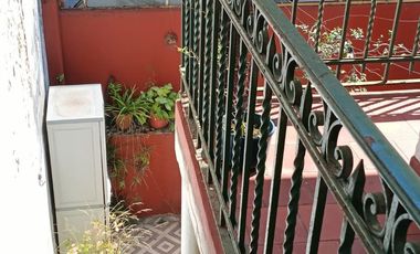 PH en Paternal PB con patio y terraza sin expensas