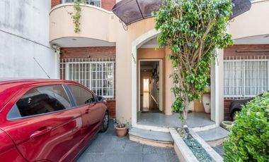 DUPLEX 3 DORMITORIOS Y JARDÍN APTO CRÉDITO LUGANO