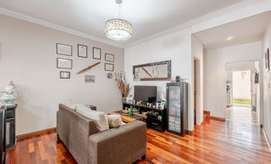 DUPLEX 3 DORMITORIOS Y JARDÍN APTO CRÉDITO LUGANO