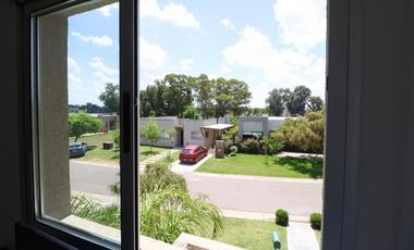 Alquiler casa en barrio San Ramiro Pilar Este