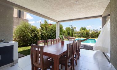 Alquiler casa en barrio San Ramiro Pilar Este