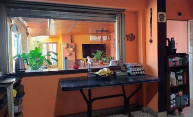 Casa multifamiliar en San Andrés con 2 deptos
