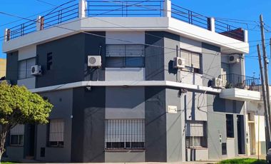 Casa multifamiliar en San Andrés con 2 deptos