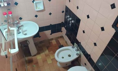 Casa multifamiliar en San Andrés con 2 deptos