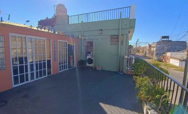 Casa multifamiliar en San Andrés con 2 deptos