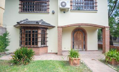Casa 5 amb c/jardín, cochera, dep. en Don Torcuato