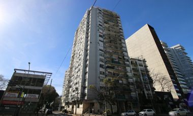 VENTA DEPTO  1 AMB SOBRE LIBERTADOR VISTA AL RIO