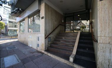 VENTA DEPTO  1 AMB SOBRE LIBERTADOR VISTA AL RIO