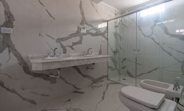 VENTA SEMIPISO 4 AMB BALCON 2 COCHERAS MATADEROS