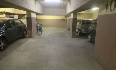 VENTA AMPLIA COCHERA ALMAGRO - PLANTA BAJA.