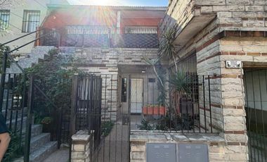 VENTA EXCELENTE CASA EN BOULOGNE DE 3 AMBIENTES