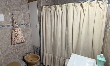 VENTA EXCELENTE CASA EN BOULOGNE DE 3 AMBIENTES