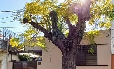 CASA 5 AMB JARDIN PILETA Y COCHERA - V. BALLESTER