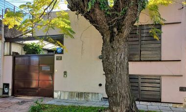 CASA 5 AMB JARDIN PILETA Y COCHERA - V. BALLESTER