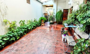 CASA 5 AMB JARDIN PILETA Y COCHERA - V. BALLESTER