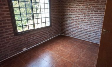 CASA 5 AMB JARDIN PILETA Y COCHERA - V. BALLESTER
