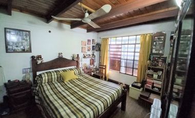 CASA 5 AMB JARDIN PILETA Y COCHERA - V. BALLESTER