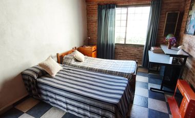 CASA 5 AMB JARDIN PILETA Y COCHERA - V. BALLESTER