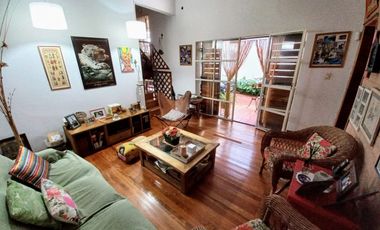 CASA 5 AMB JARDIN PILETA Y COCHERA - V. BALLESTER