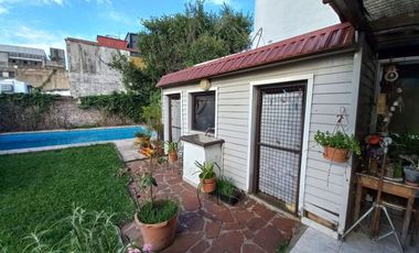 CASA 5 AMB JARDIN PILETA Y COCHERA - V. BALLESTER