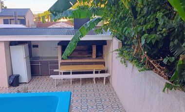 VENTA DEPTO 2AMB COCHERA PILETA 2 BALCONES ADROGUE