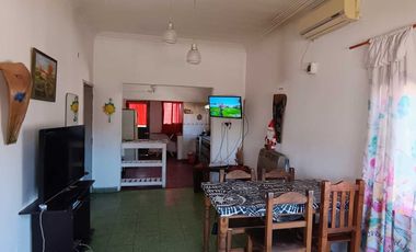 VENTA CASA CON PILETA JARDIN MORENO APTO CREDITO