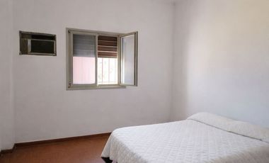 VENTA CASA CON PILETA JARDIN MORENO APTO CREDITO