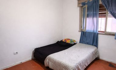VENTA CASA CON PILETA JARDIN MORENO APTO CREDITO