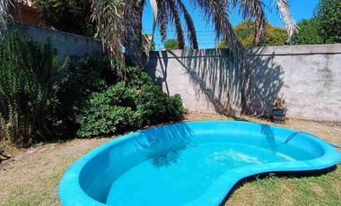 VENTA CASA CON PILETA JARDIN MORENO APTO CREDITO