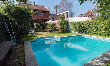 VENTA Casa familiar con jardín y pileta – Vicente