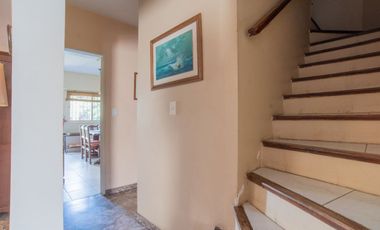 VENTA Casa familiar con jardín y pileta – Vicente