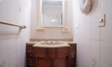 VENTA Casa familiar con jardín y pileta – Vicente