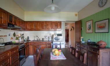 VENTA Casa familiar con jardín y pileta – Vicente