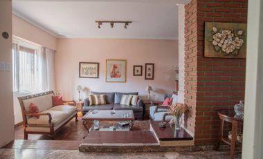 VENTA Casa familiar con jardín y pileta – Vicente