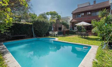 VENTA Casa familiar con jardín y pileta – Vicente