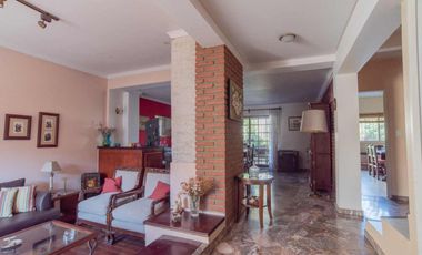 VENTA Casa familiar con jardín y pileta – Vicente