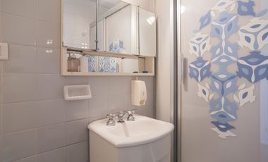 Venta 4 amb con dcia y cochera APTO PROF Vte Lopez